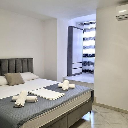 Rooms Vitoria On Joakim Square Poreč Exteriör bild