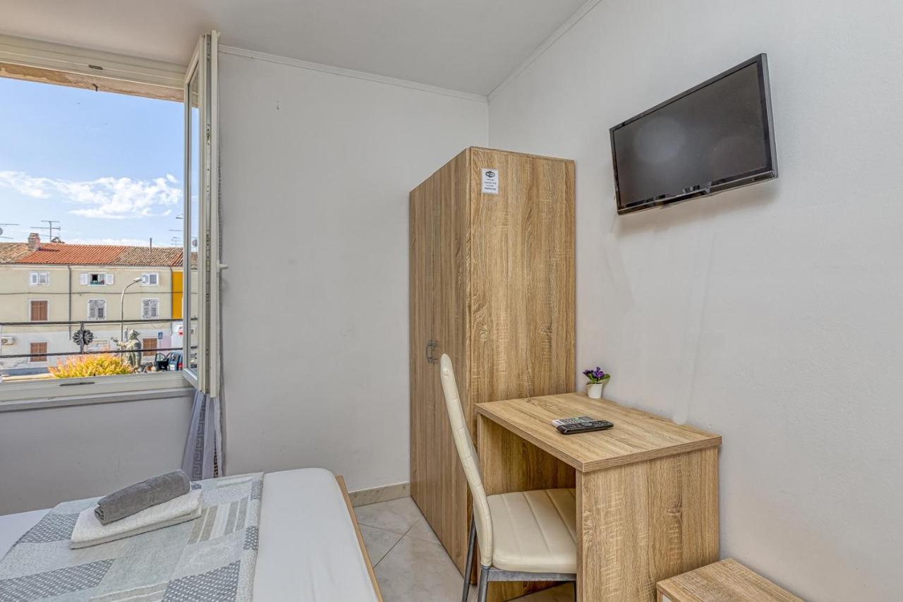 Rooms Vitoria On Joakim Square Poreč Exteriör bild