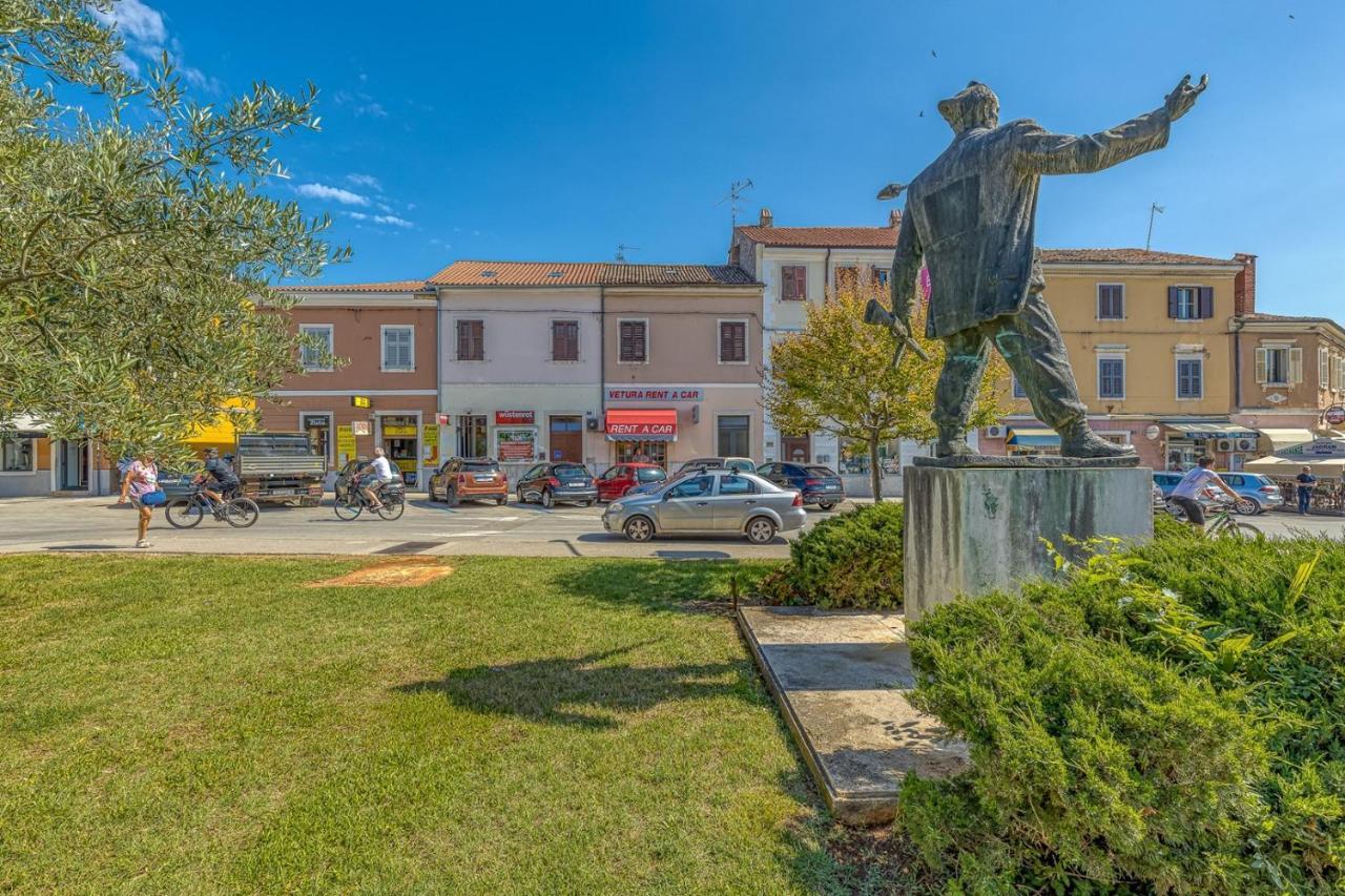 Rooms Vitoria On Joakim Square Poreč Exteriör bild