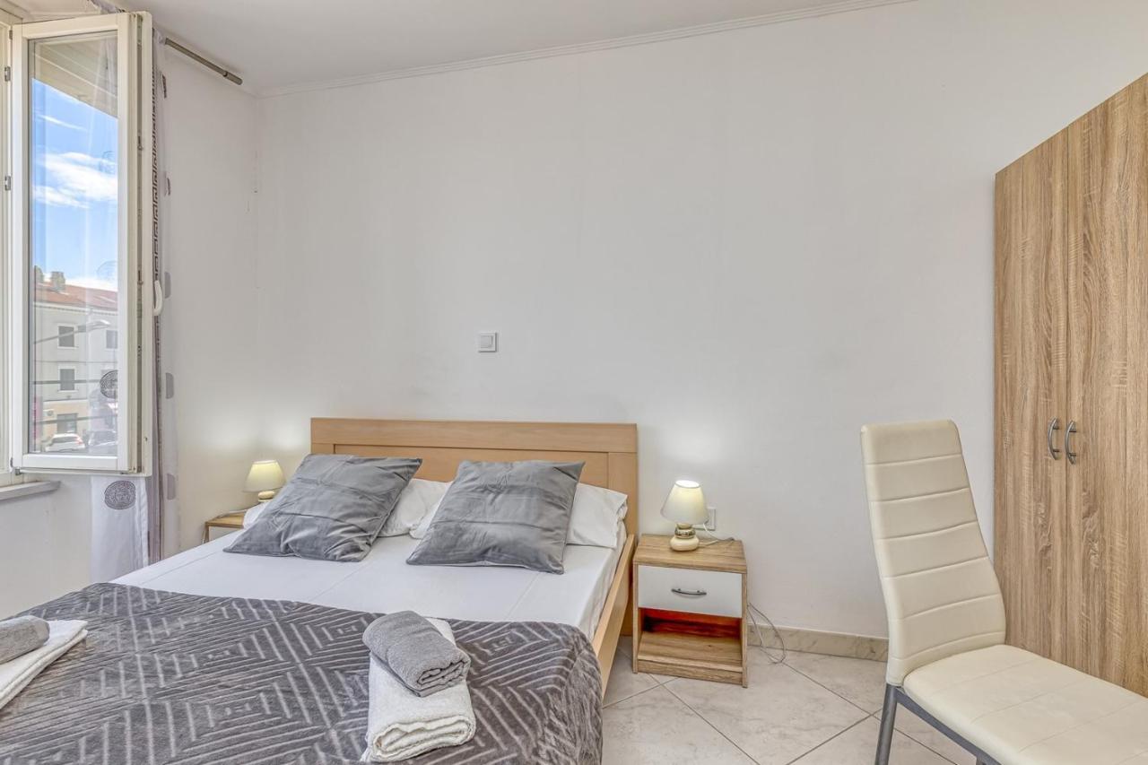 Rooms Vitoria On Joakim Square Poreč Exteriör bild